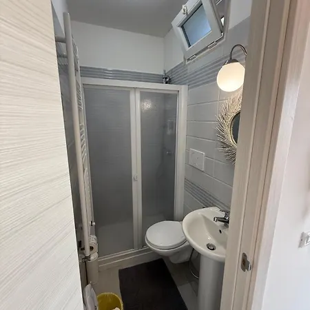 Apartment F&l House *