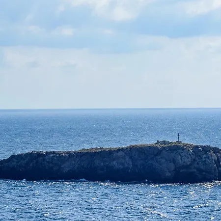 Apartment F&l House *