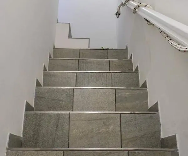 F&l House * بولينيانو آ ماري